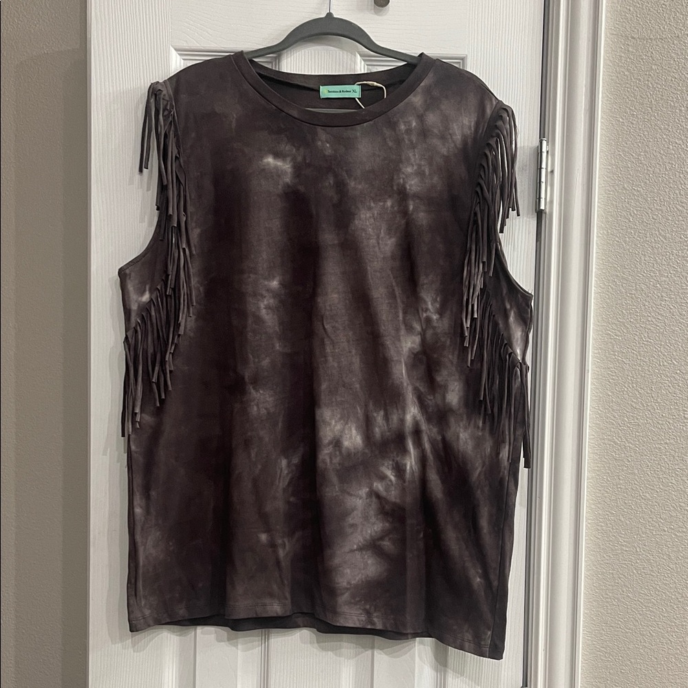 Fringe Detail Sleeveless Tee - Black
